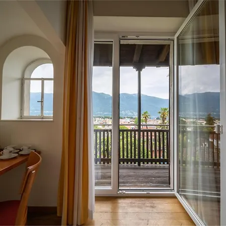 By La Perla Guest house Ascona
