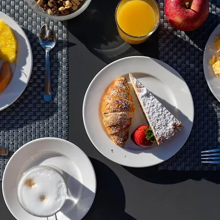 By La Perla Maison d'hôtes Ascona