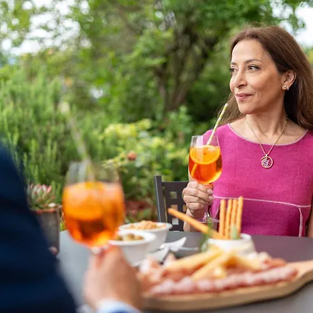 By La Perla Maison d'hôtes Ascona