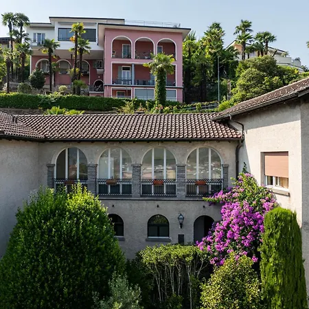 By La Perla Maison d'hôtes 3*