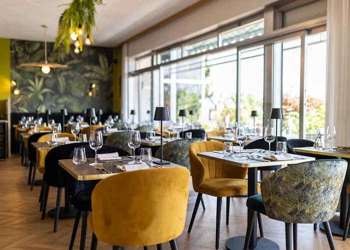 By La Perla 3* 아스꼬나