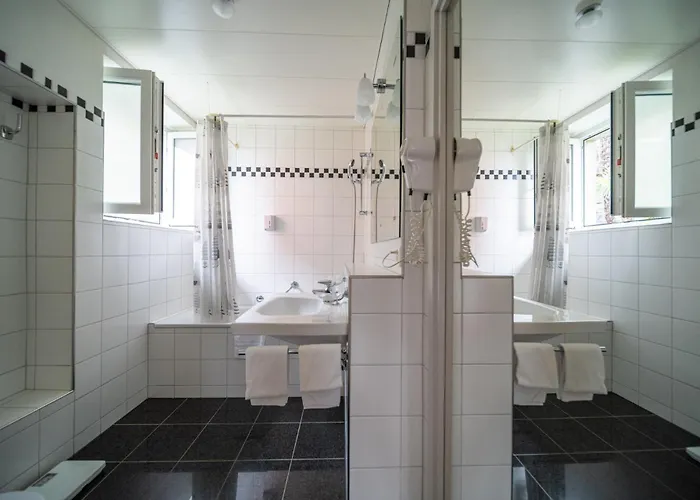 By La Perla 3* Ascona